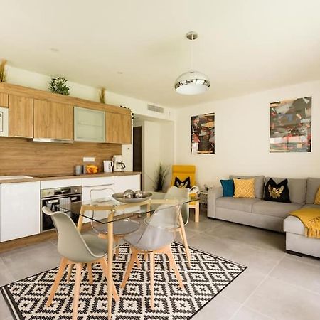 Stylish New 1 Bedroom Apartment In Juan Les Pins Αντίμπ Εξωτερικό φωτογραφία